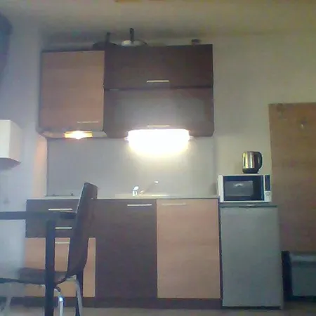 Beautiful 1-bed Near *